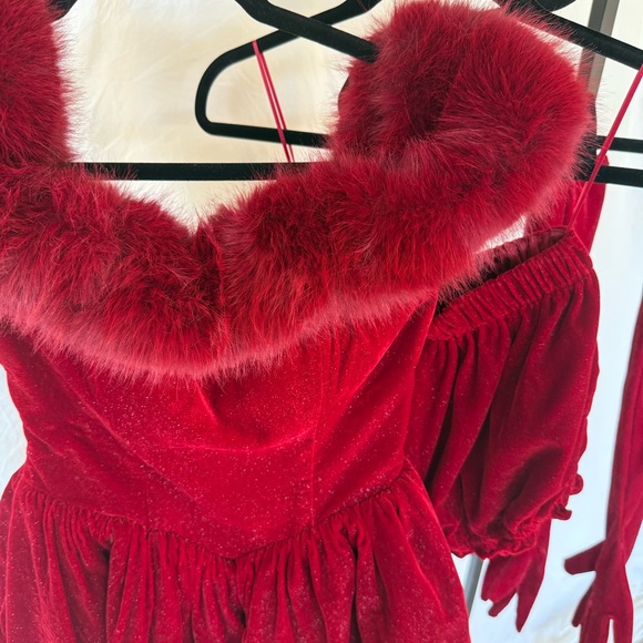 Nana Jacqueline Candice Velvet Dress (Red) - Picture 6 of 7